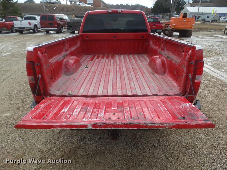 image for item L5657 2008 Chevrolet Silverado 2500HD Ext. Cab pickup truck