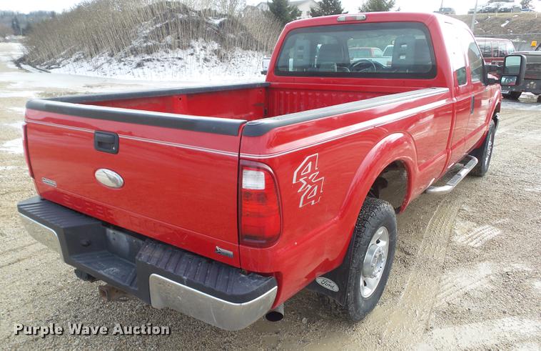 image for item L5658 2011 Ford F250 Super Duty SuperCab pickup truck