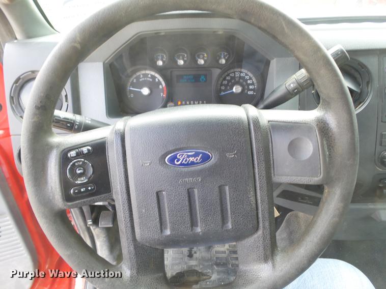 image for item L5658 2011 Ford F250 Super Duty SuperCab pickup truck