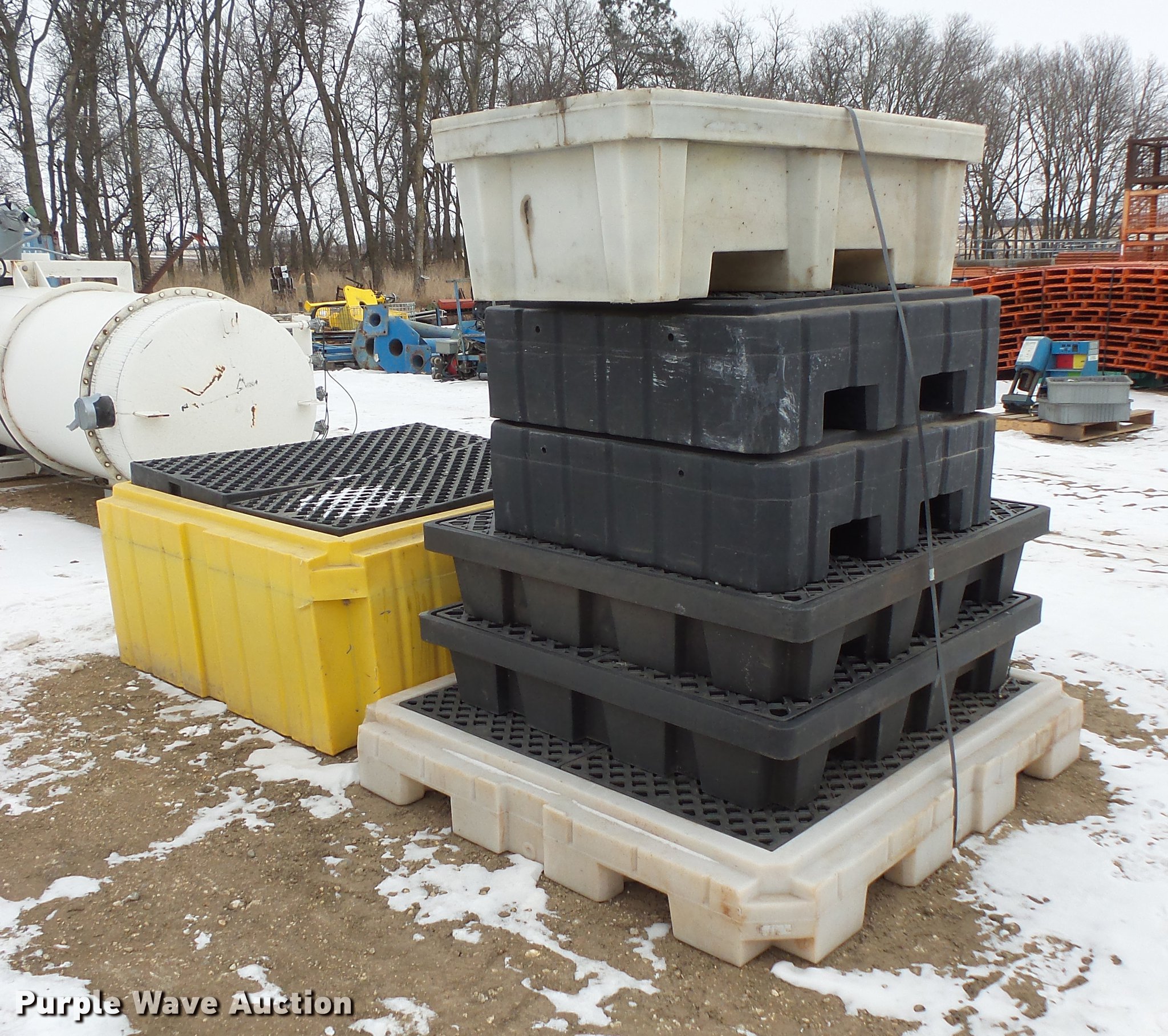 Poly spill containments in Toronto, SD | Item DV9527 sold | Purple Wave
