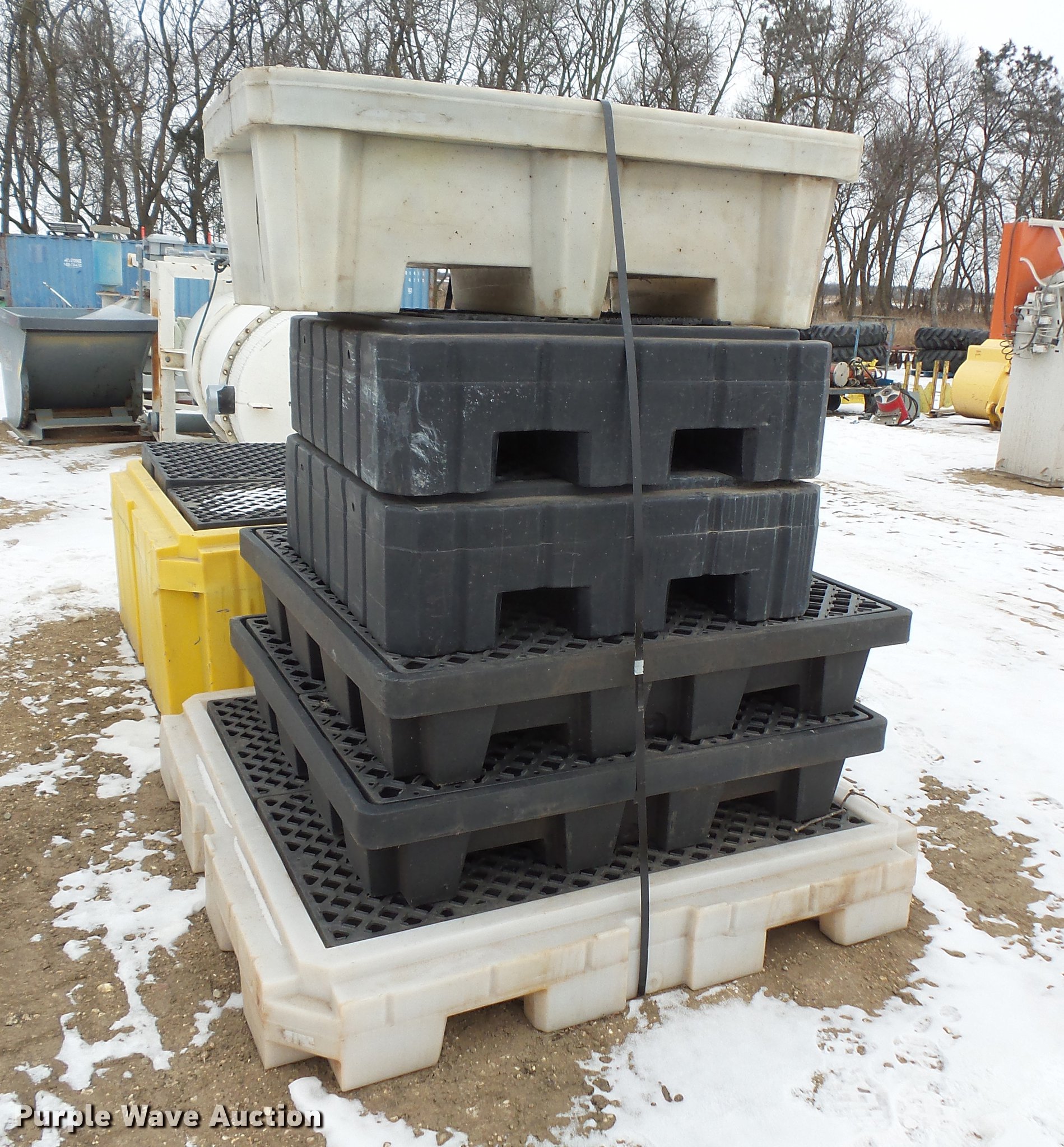 Poly spill containments in Toronto, SD | Item DV9527 sold | Purple Wave