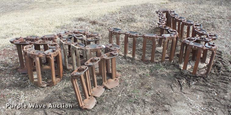 image for item AY9591 Steel skid steer tracks