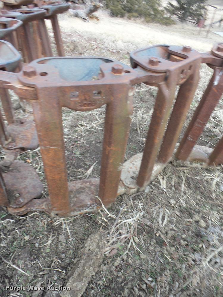 image for item AY9591 Steel skid steer tracks