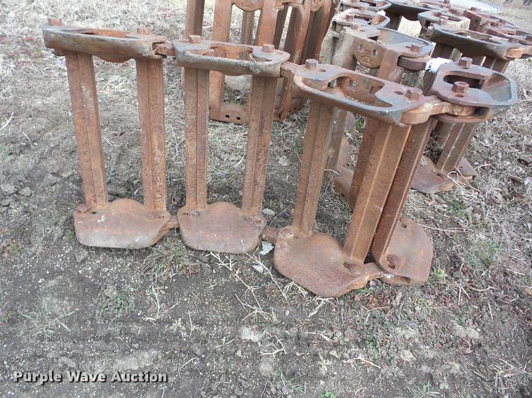 image for item AY9591 Steel skid steer tracks