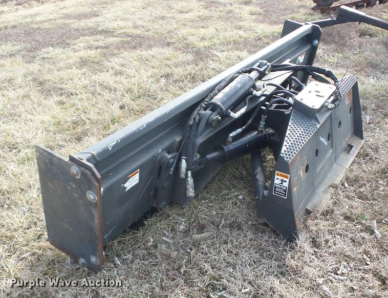 image for item AY9597 2008 Grouser 1300 skid steer dozer blade