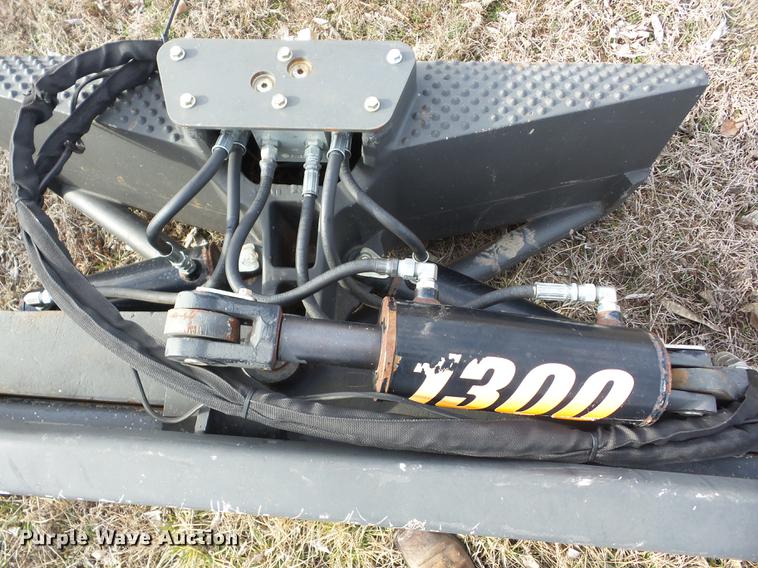 image for item AY9597 2008 Grouser 1300 skid steer dozer blade