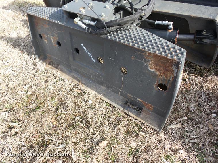 image for item AY9597 2008 Grouser 1300 skid steer dozer blade