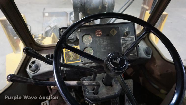 image for item DB0449 1990 John Deere 544E TC wheel loader