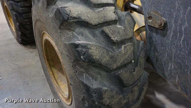 image for item DB0449 1990 John Deere 544E TC wheel loader