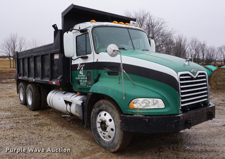 image for item DB0457 2002 Mack CX613 dump truck