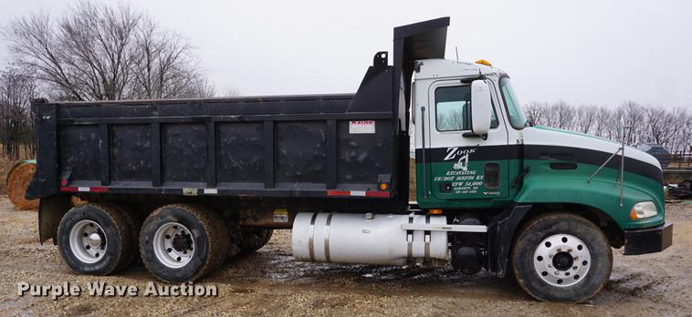 image for item DB0457 2002 Mack CX613 dump truck