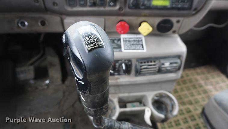 image for item DB0457 2002 Mack CX613 dump truck