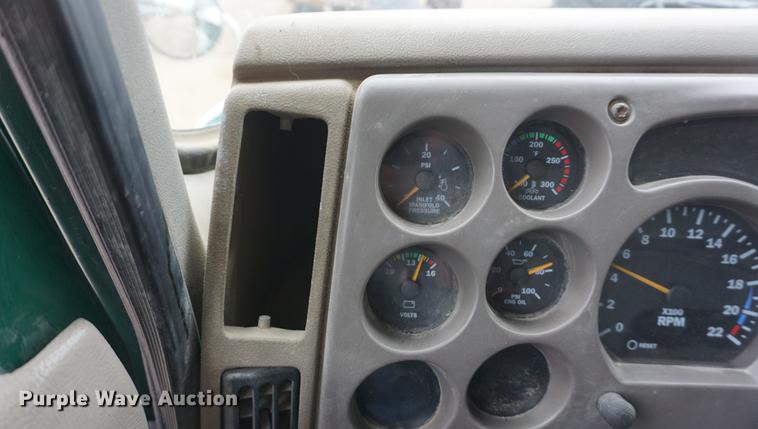 image for item DB0457 2002 Mack CX613 dump truck