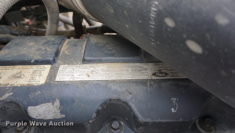 image for item DB0457 2002 Mack CX613 dump truck