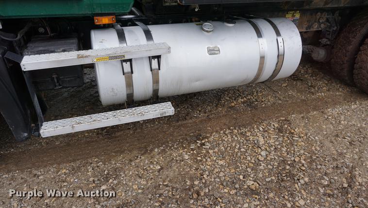 image for item DB0457 2002 Mack CX613 dump truck