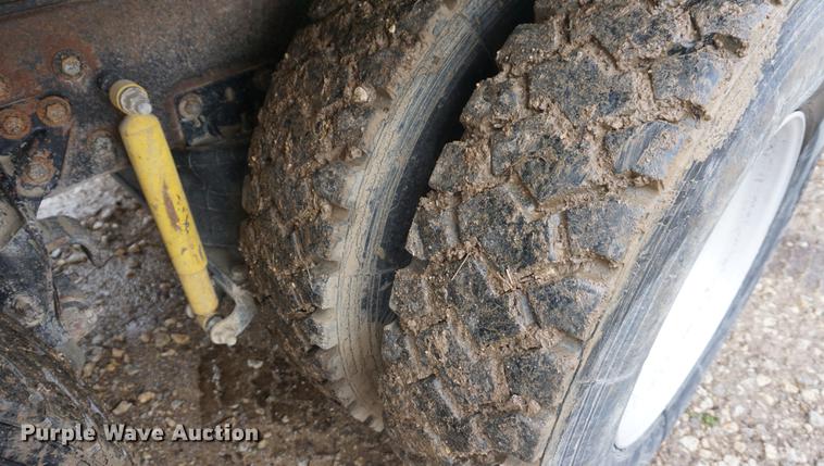 image for item DB0457 2002 Mack CX613 dump truck