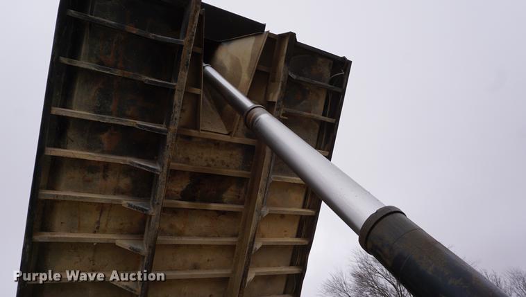 image for item DB0457 2002 Mack CX613 dump truck