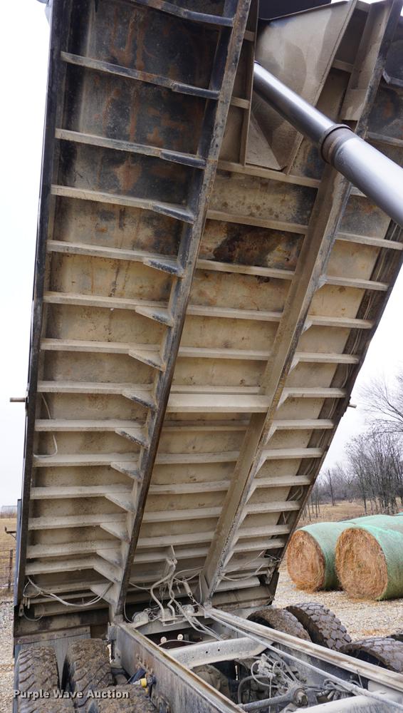 image for item DB0457 2002 Mack CX613 dump truck