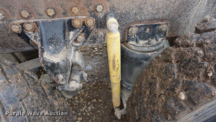 image for item DB0457 2002 Mack CX613 dump truck