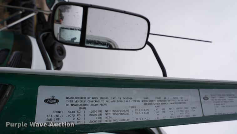 image for item DB0457 2002 Mack CX613 dump truck