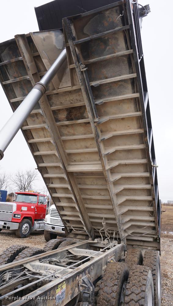 image for item DB0457 2002 Mack CX613 dump truck