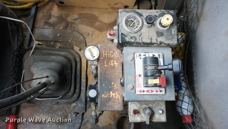 image for item DB0458 1999 Sterling dump truck