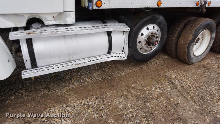 image for item DB0458 1999 Sterling dump truck