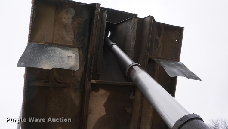 image for item DB0458 1999 Sterling dump truck