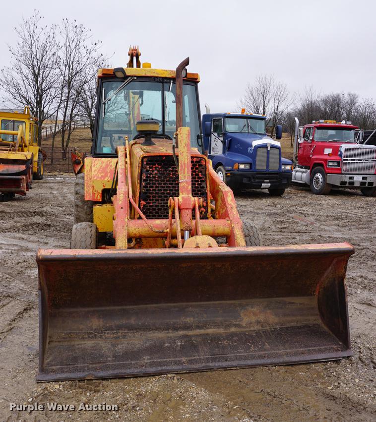 image for item DB0461 1990 John Deere 310C backhoe