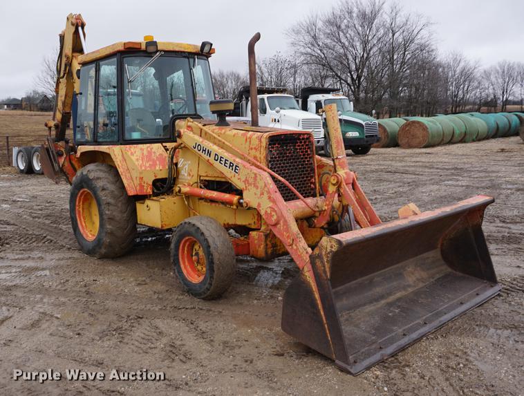 image for item DB0461 1990 John Deere 310C backhoe