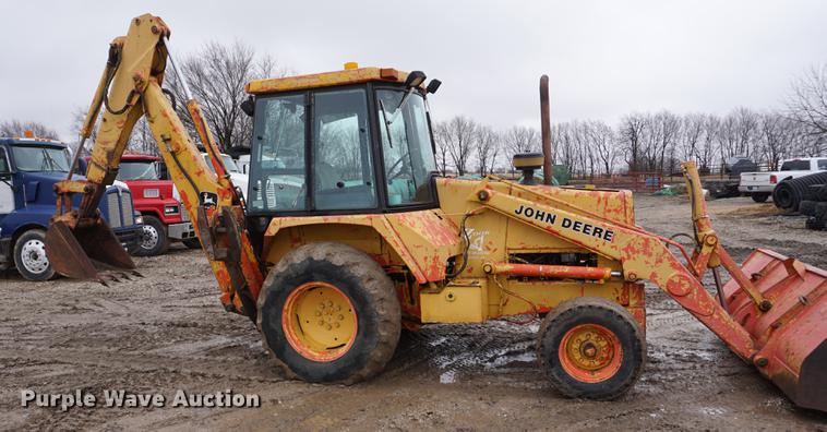 image for item DB0461 1990 John Deere 310C backhoe