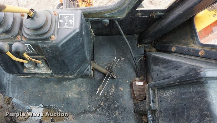 image for item DB0461 1990 John Deere 310C backhoe