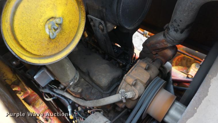 image for item DB0461 1990 John Deere 310C backhoe