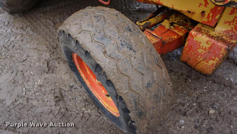 image for item DB0461 1990 John Deere 310C backhoe