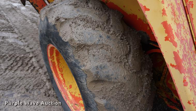 image for item DB0461 1990 John Deere 310C backhoe