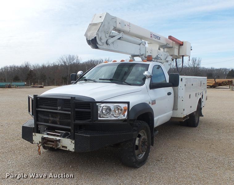 image for item DB7279 2008 Dodge Ram 5500 bucket truck