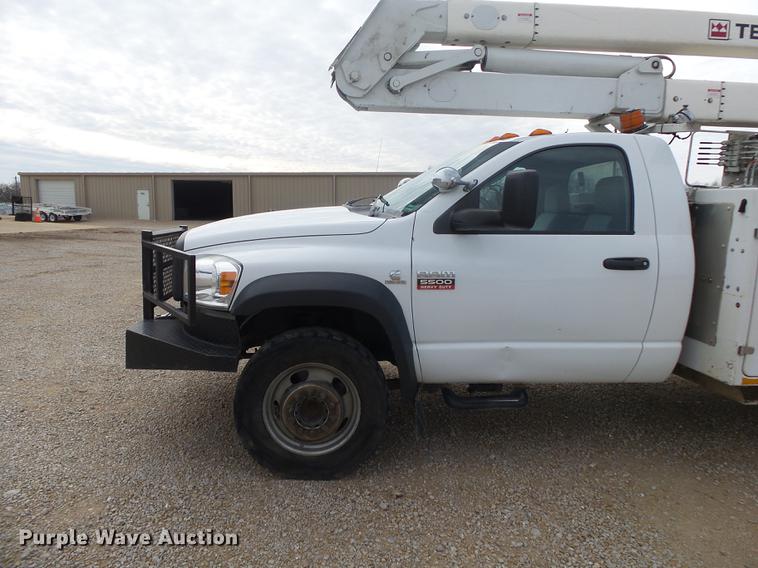 image for item DB7279 2008 Dodge Ram 5500 bucket truck