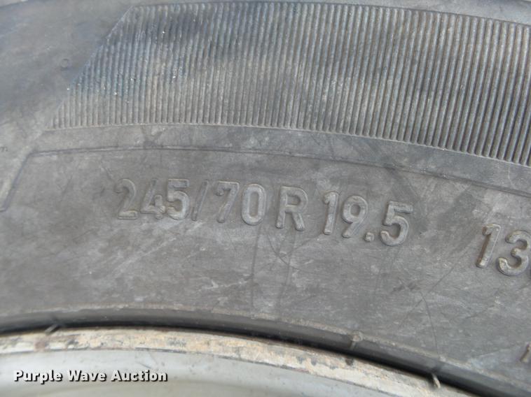 image for item DB7279 2008 Dodge Ram 5500 bucket truck