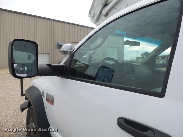 image for item DB7279 2008 Dodge Ram 5500 bucket truck