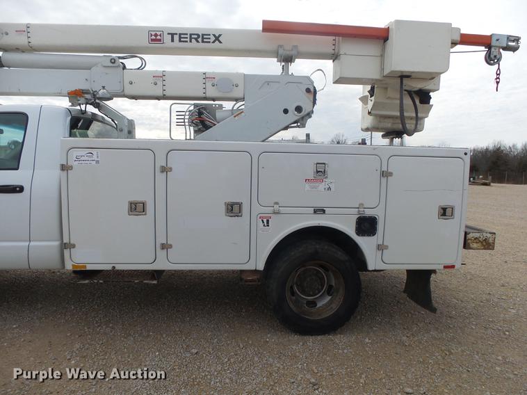 image for item DB7279 2008 Dodge Ram 5500 bucket truck