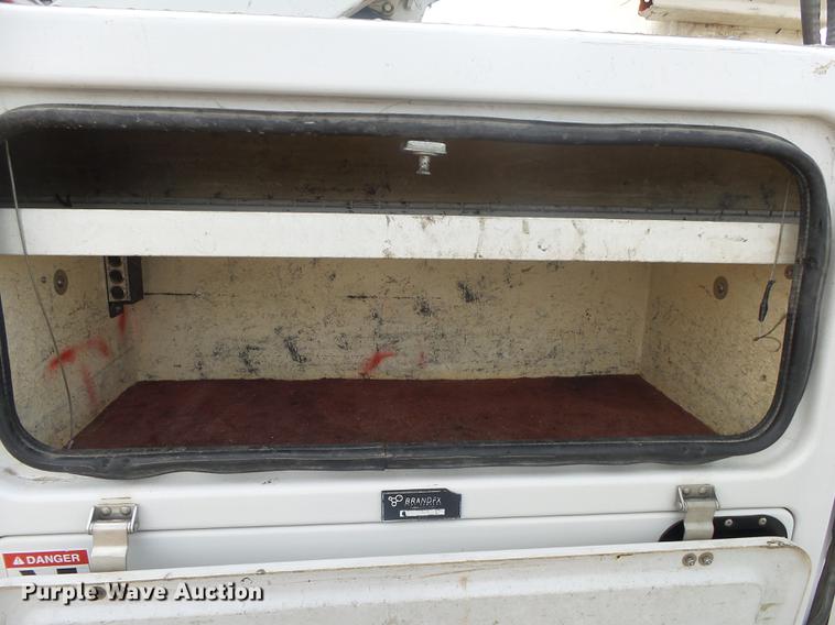 image for item DB7279 2008 Dodge Ram 5500 bucket truck