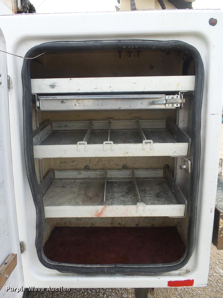 image for item DB7279 2008 Dodge Ram 5500 bucket truck