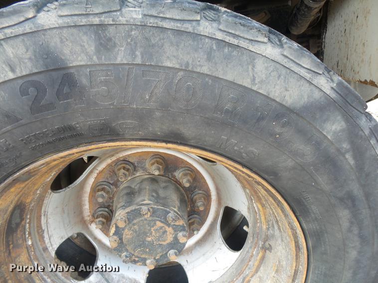 image for item DB7279 2008 Dodge Ram 5500 bucket truck