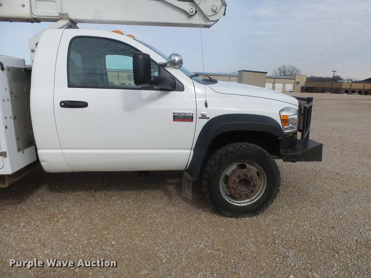 image for item DB7279 2008 Dodge Ram 5500 bucket truck