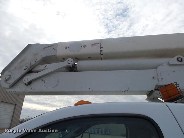 image for item DB7279 2008 Dodge Ram 5500 bucket truck