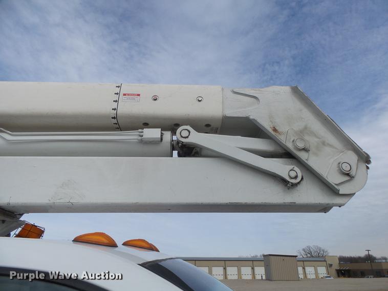 image for item DB7279 2008 Dodge Ram 5500 bucket truck