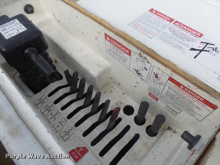 image for item DB7279 2008 Dodge Ram 5500 bucket truck