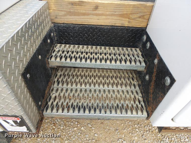 image for item DB7279 2008 Dodge Ram 5500 bucket truck