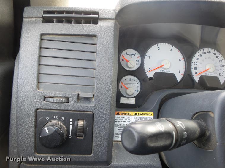 image for item DB7279 2008 Dodge Ram 5500 bucket truck