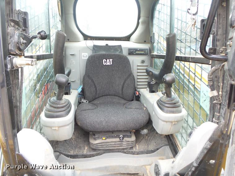 image for item DB7281 2013 Caterpillar 279C2 skid steer